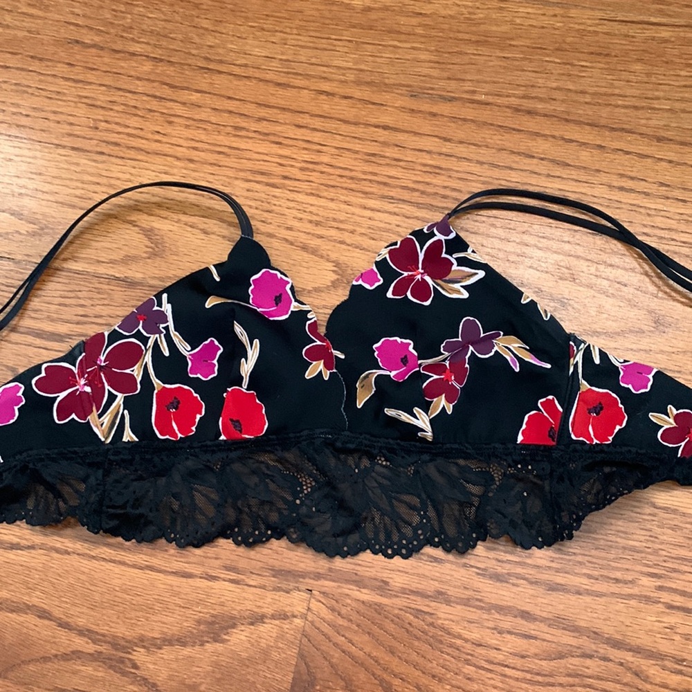 Silky unlined laced bralette
